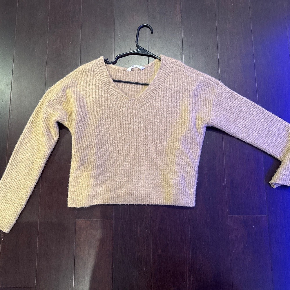 Knitted cropped sweater